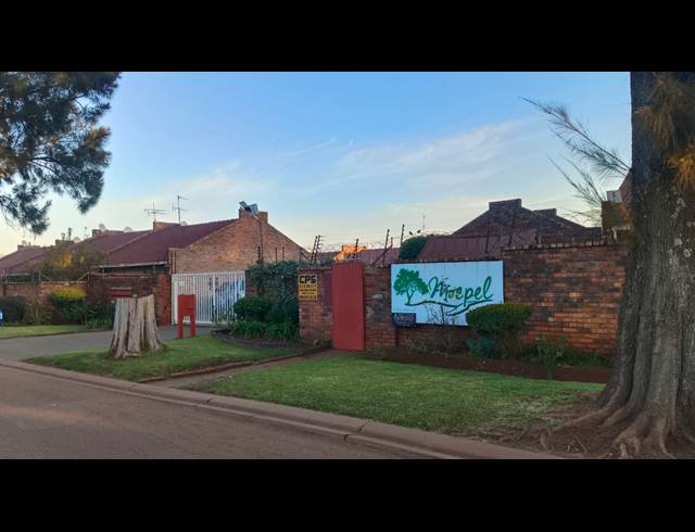 2 BEDROOM TOWNHOUSE FOR SALE IN MAYBERRY PARK